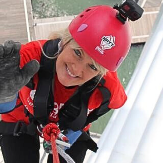 Jayne Connery abseiling